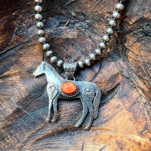 Spiny Oyster Horse Pendant925 Sterling Silver